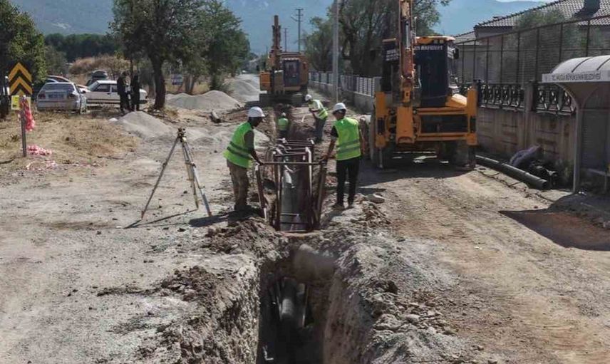 Menteşe’de altyapı yenileniyor: Yeniköy ve Ortaköy’e kapsamlı su ve kanalizasyon çalışması