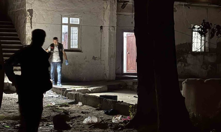 Kayseri'de evinde bıçaklanan 12 yaşındaki çocuk hastaneye kaldırıldı