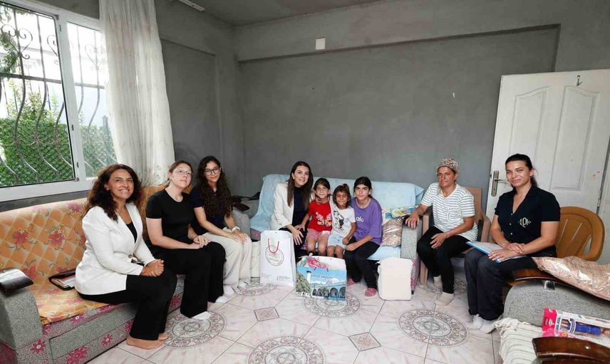 Hatay'da yüreklerde umut: ev ziyaretleri çocuklara destek oluyor