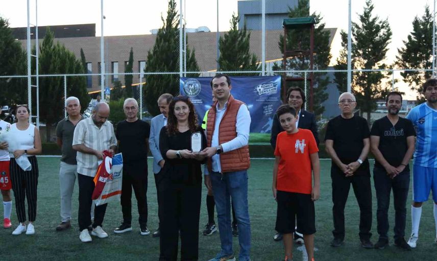 Mali müşavirler turnuvada vefayı sahaya taşıdı