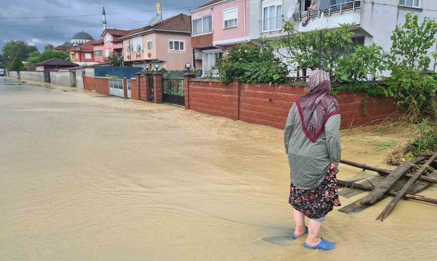 Güzeloğlu'nda sağanak sonrası tekrar eden taşkınlar: mahalle dere yapılmasını istiyor