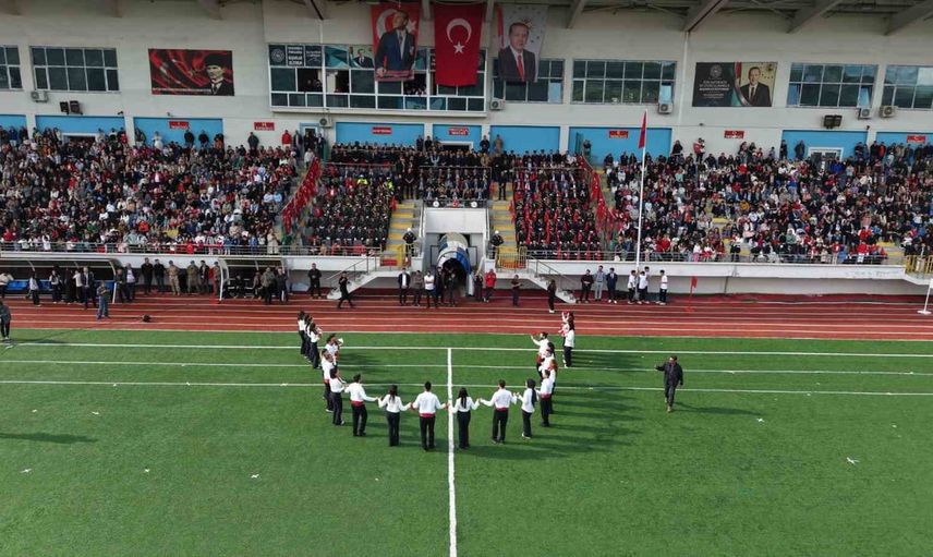 Tunceli'de cumhuriyetin 103. yılı protokol, öğrenciler ve halkın buluşmasıyla kutlandı