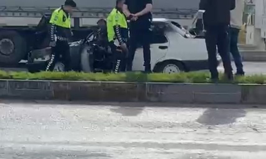 Karapınar'da çevre yolunda seyir halindeki otomobil alevlere teslim oldu
