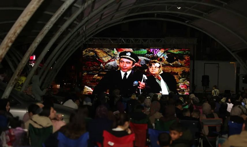 Yenidoğan pazarında sinema gecesi: Çöpçüler Kralı ile nostalji