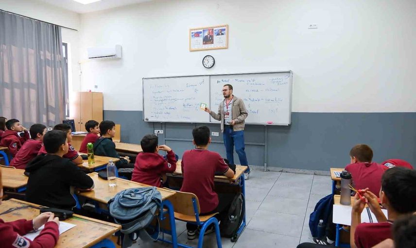 Dijital paketlerle 40 bine ulaşan Menemen'in eğitim hamlesi