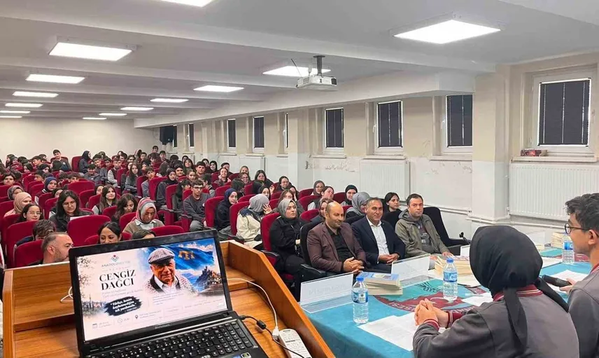 Gençler Cengiz Dağcı'yı konuştu: Milli İrade Anadolu Lisesi'nde ikinci panel