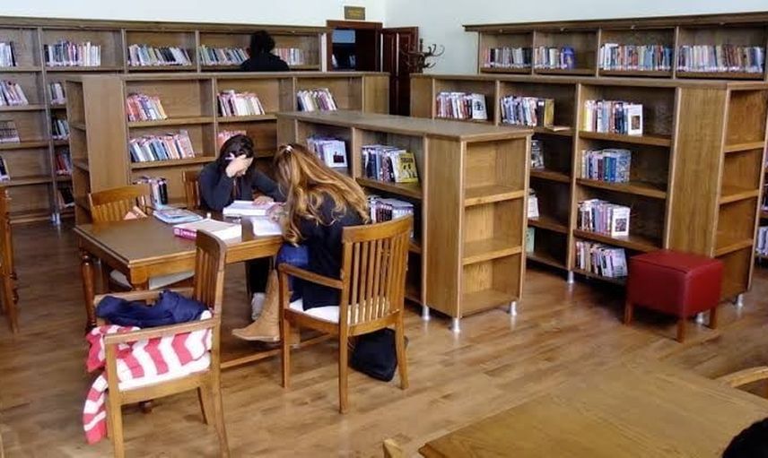Aydın İl Halk Kütüphanesi yenileniyor: ödünç kitaplar için iade kutusu konuldu