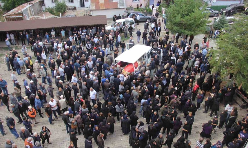 Çiftin memleketinde son veda: Sivas'ta defnedildiler