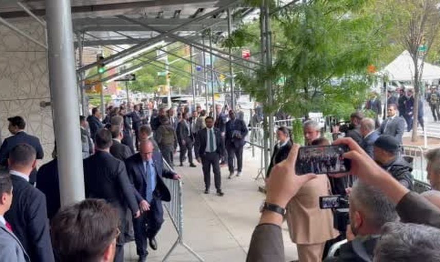 Suriye lideri Eş-Şara'nın New York görünümü: Türkevi önünde yürüyüş