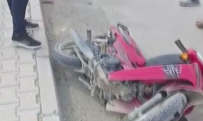 Samandağ'da tır dorsesine çarpan motosiklet kazasında bir genç hayatını kaybetti