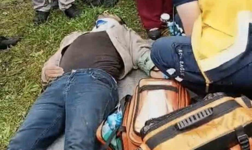 Şalpazarı'nda yağışta kayganlaşan yolda araç dereye devrildi: üçü ağır beş yaralı