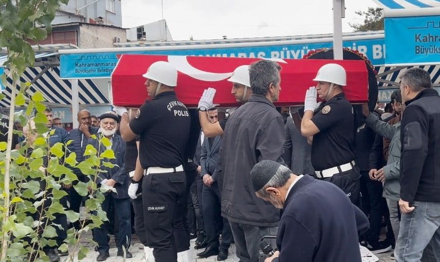 Köprüde yaşamını yitiren dayı ve yeğeni Göksun'da defnedildi