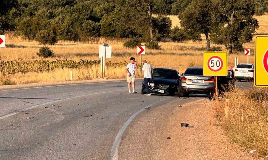 Beyşehir'de akaryakıt istasyonu önünde zincirleme kaza: altı kişi yaralandı