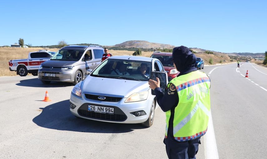 Söğüt şenliklerinde kapsamlı güvenlik denetimi: 6 aranan şahıs yakalandı