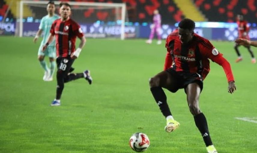 Samsunspor'a yeni santrafor: Mohamad Bayo resmiyet bekliyor