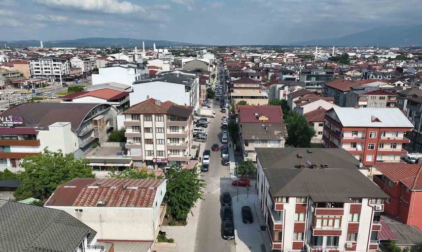 Kartepe’de ulaşım konforu için 27 cadde ve sokak baştan yenilendi