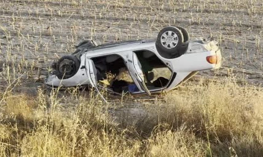 Tarlaya uçan otomobil ters döndü, sürücü ağır yaralandı