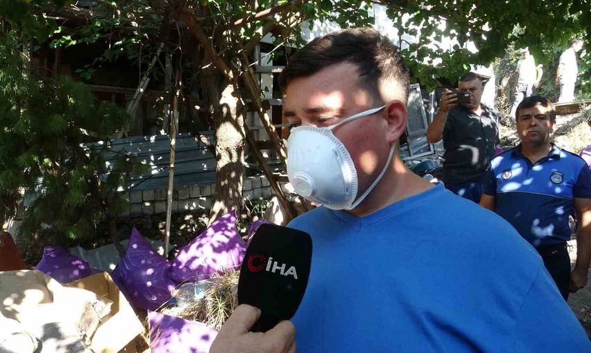 Kepez'de 8 yıllık birikim sonrası ev temizliği: 6 kamyon atık çıkarıldı