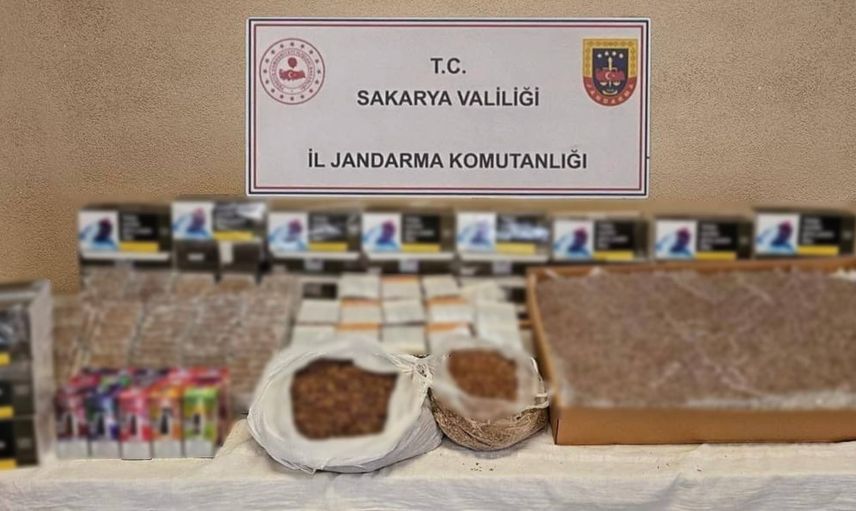 Serdivan'da jandarmadan kaçak tütün baskını: yüz binler makaron ve 120 kilo tütün ele geçirildi