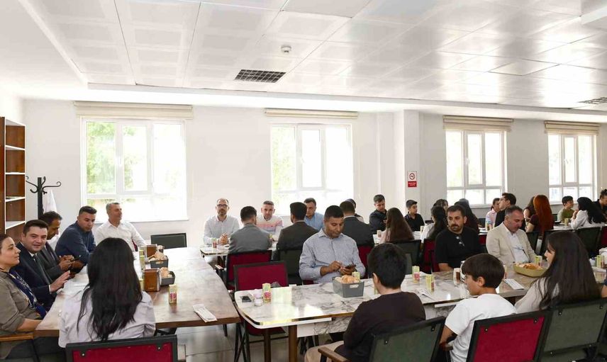 Çatak'ta lise ve üniversite sınavlarında dereceye girenlere ödül