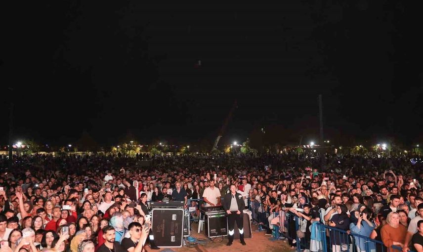 Gebze millet bahçesi'nde Karadeniz ezgileriyle yaz kapanışı