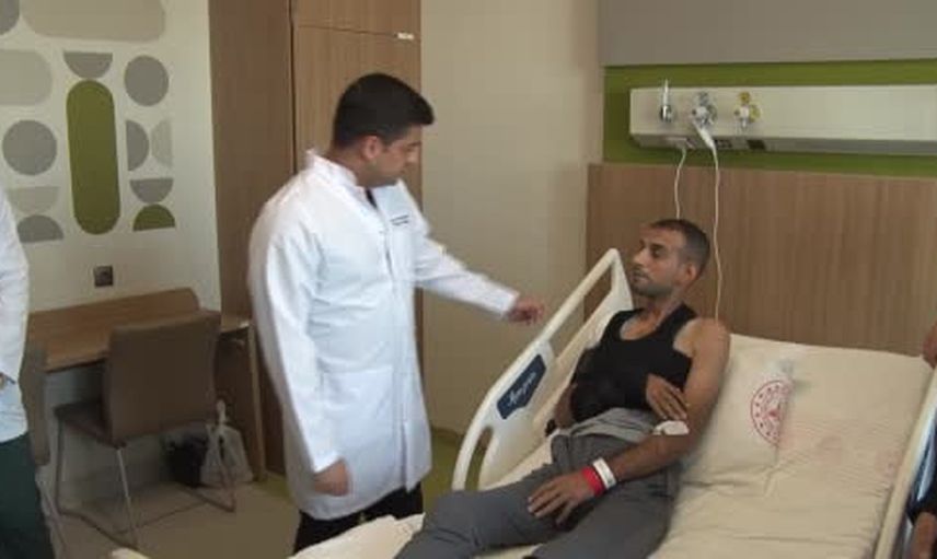Dizden alınan kıkırdakla omuz onarıldı: protez yerine doğal greft tercih edildi