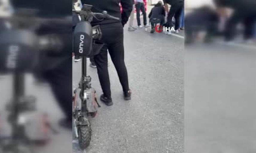 Sultangazi'de Atatürk Bulvarı üzerinde scooter çarpması: yaya hastaneye kaldırıldı