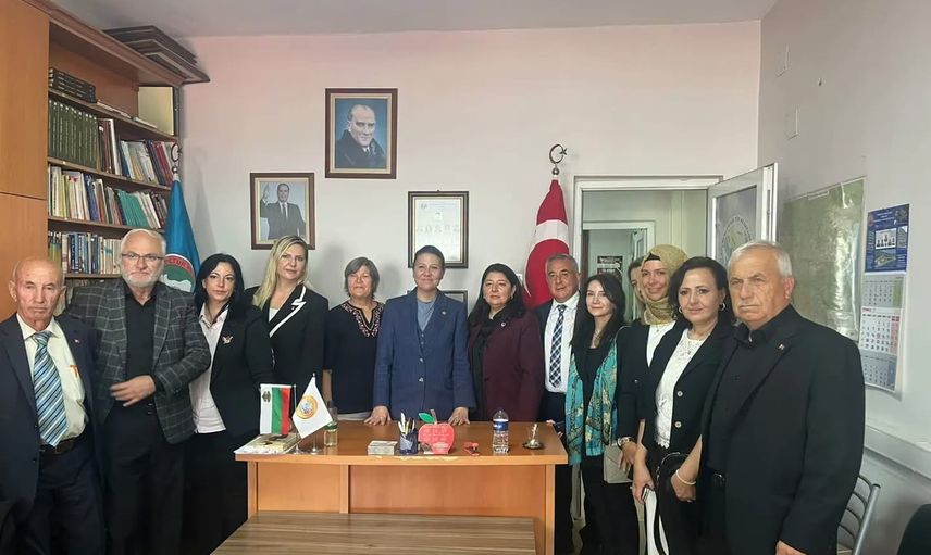 Bandırma'da stk temsilcileriyle buluşan Seda Gören talepleri ve çalışmaları dinledi