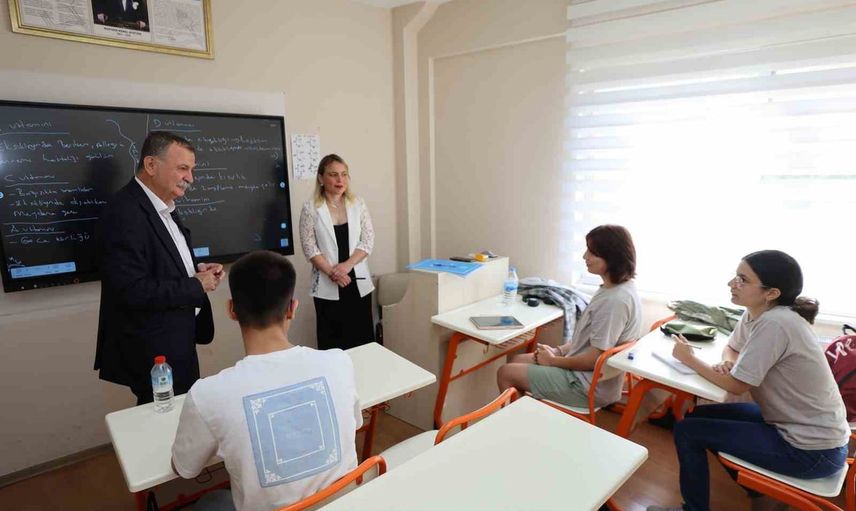 Başkan Balaban YEGEM'de öğrencilerle yeni eğitim yılını karşıladı