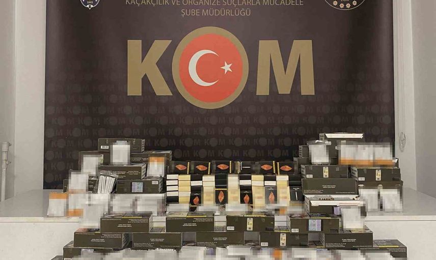 İzmit'te kaçakçılığa operasyon: 21 bin 500 içi tütün doldurulmuş makaron yakalandı