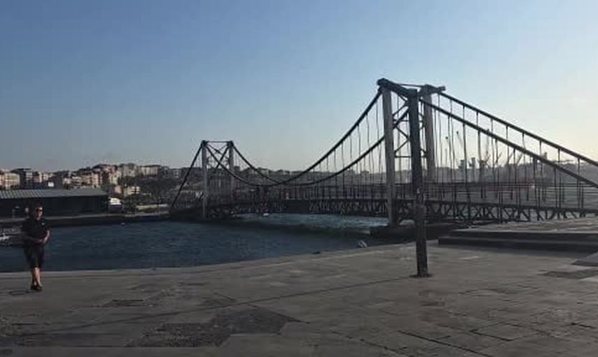 Bandırma'da kıyılar rüzgara teslim oluyor