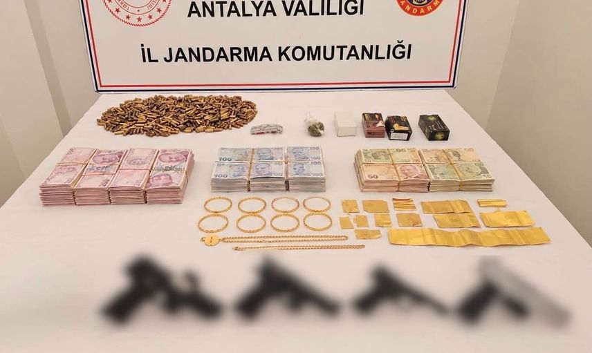 Kepez'de jandarmadan silah ve uyuşturucu operasyonu
