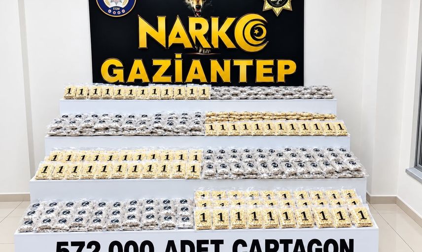 Gaziantep'te çatı katından çıkan 8 valizle büyük uyuşturucu baskını