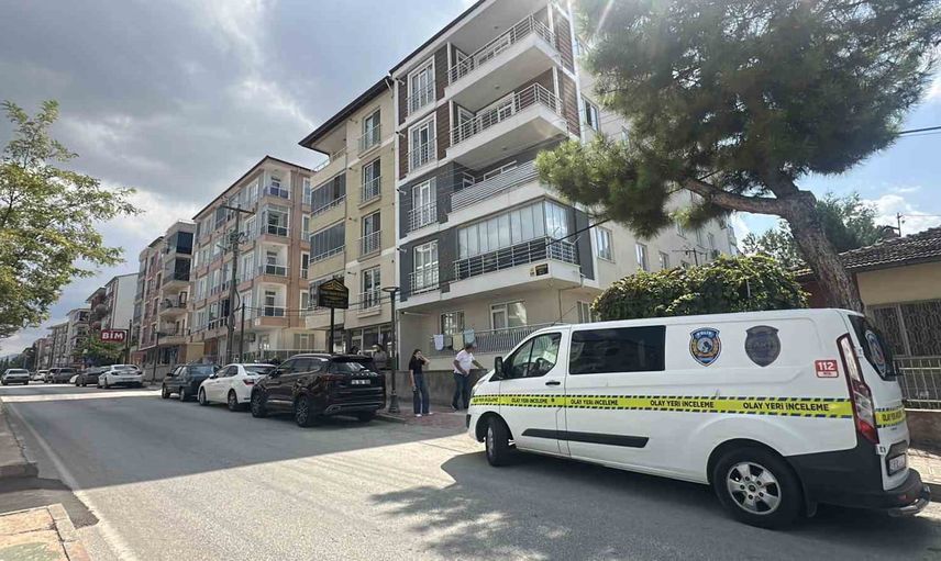Burdur'da 3'üncü kattaki dairede boya yaparken yaşamını yitiren usta