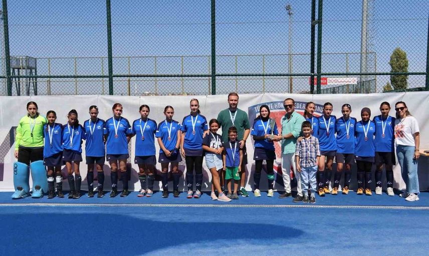 Manisa hokey kızları 1. lige yükselip yeni sezona hazırlanıyor