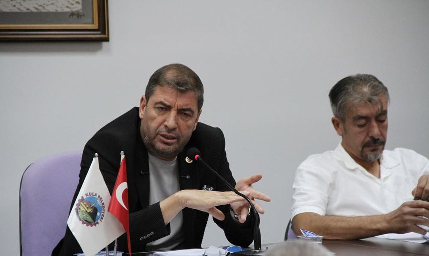 Kula'da spor salonu gündemi mecliste usul tartışmasına dönüştü