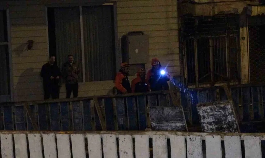 Erzurum'da şiddetli yağış inşaat temelini çökertti: cadde trafiğe kapatıldı