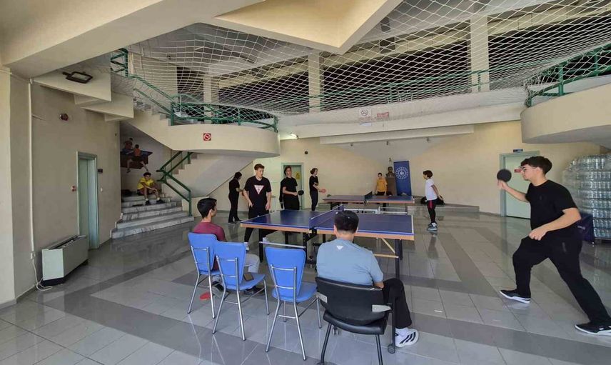 Cumhuriyet coşkusu sahalara taşınıyor: Burhaniye'de hafta boyu spor etkinlikleri