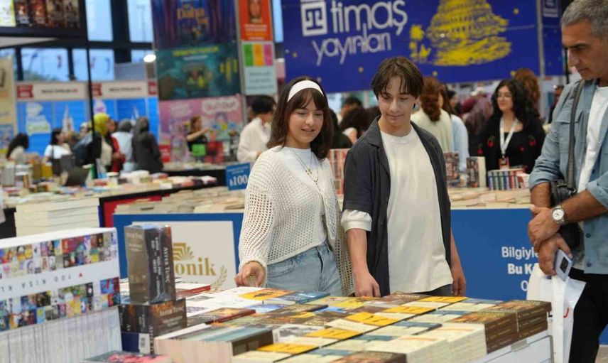 Bebeklikten ergenliğe: 14 yıldır kitap fuarının değişmez misafirleri