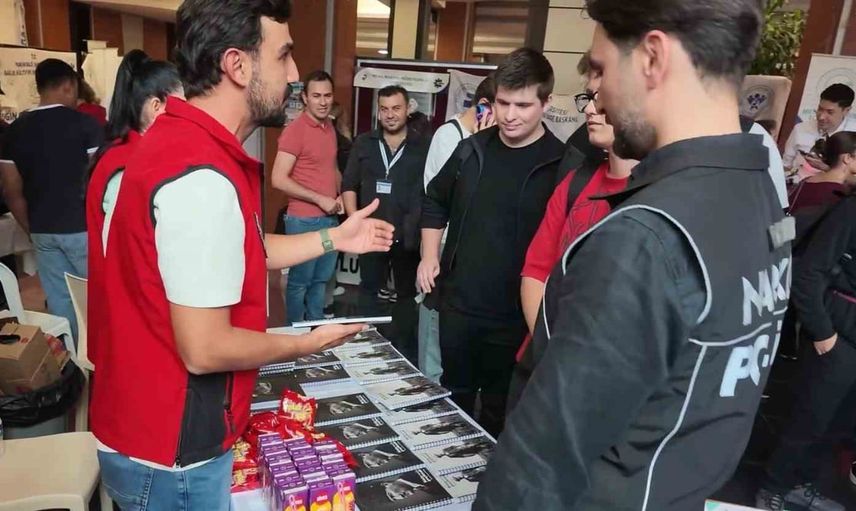 Kampüste güvenlik bilinci: polis ve öğrenciler buluştu