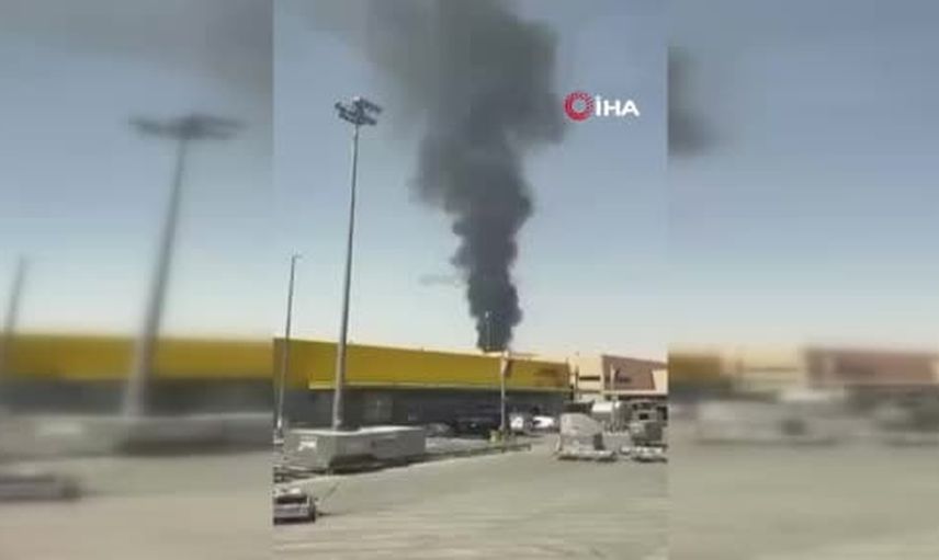Riyad'da Kral Halid Havalimanı yakınında yakıt tankında yangın çıktı