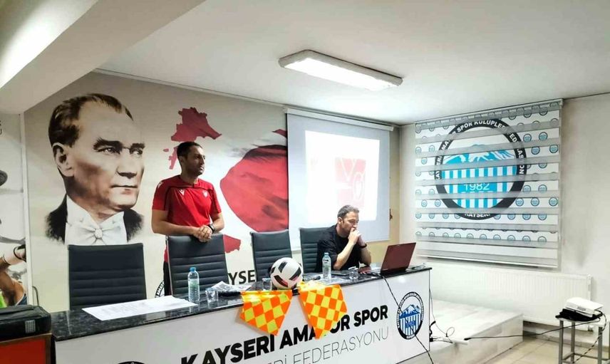 Kayseri'de amatör takımlara uygulamalı oyun kuralları eğitimi