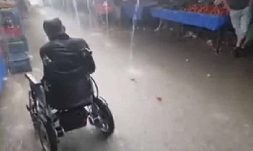 Ani sağanak Mersin’de gündelik yaşamı sekteye uğrattı