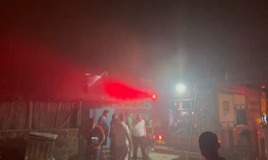 Sapanca'da mutfaktan bungalova sıçrayan yangın bir saatte kontrol altına alındı