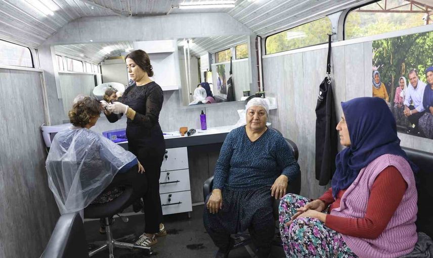 Kırsaldaki kişisel bakıma mobil dokunuş: 40 bin 100 kişiye hizmet ulaştı