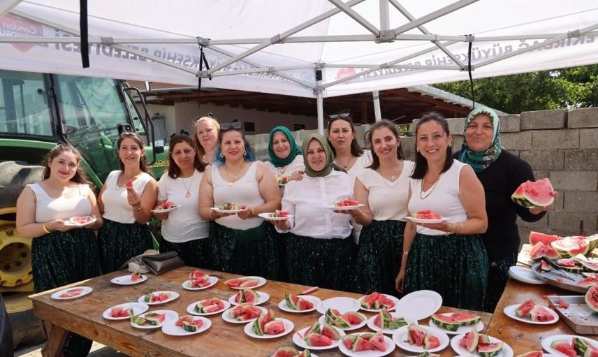 Kurtdere'de geleneksel karpuz şenliği mahalleyi renklendirdi