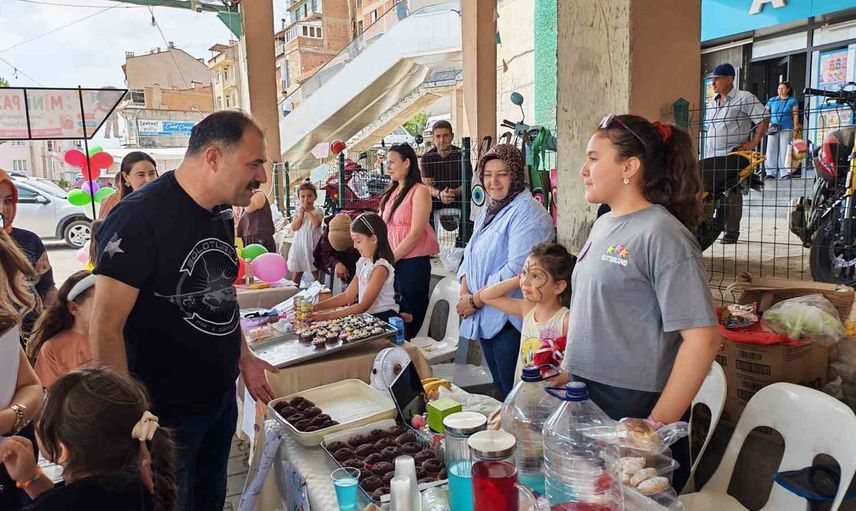Demirci'de minik ellerden büyük pazar deneyimi