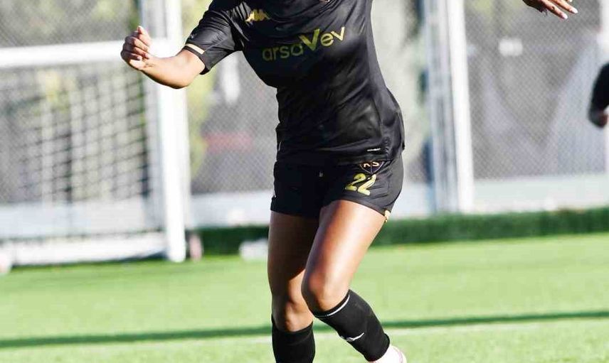 Kayserili golcü Laurie Ann Moise'ye Haiti milli takımı daveti