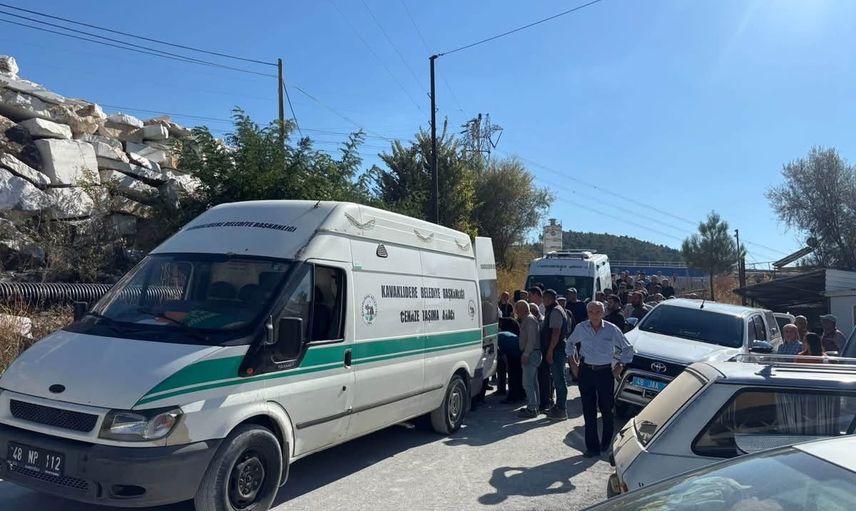 Kavaklıdere'de traktör devrildi: yaşlı çift olay yerinde hayatını kaybetti