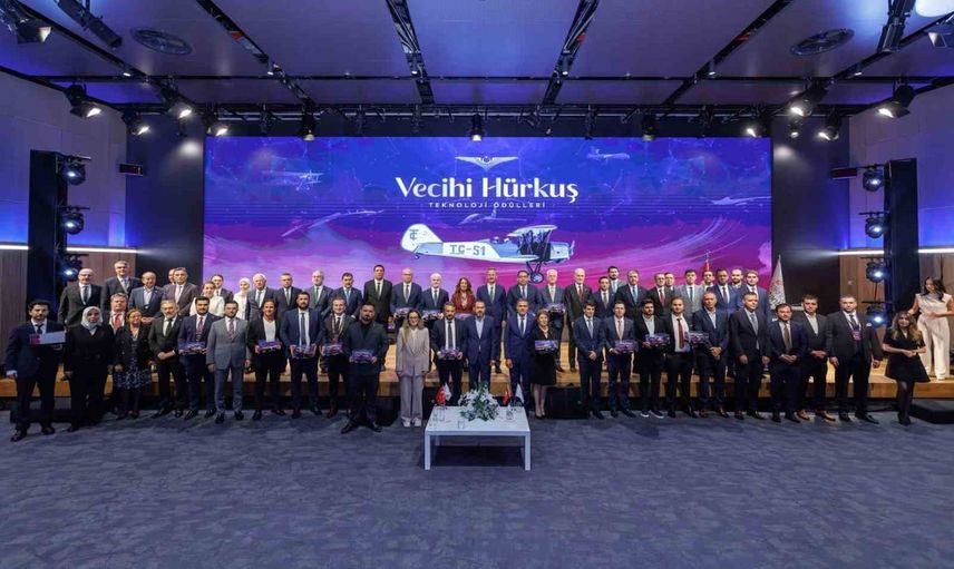vecihi hürkuş ödüllerinde savunma sanayiinin teknoloji dönüşümü vurgulandı